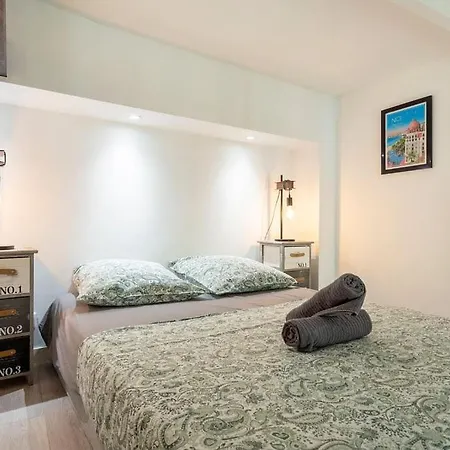 Unique 2 Biens En 1, Clim, Moderne, A 300m Niza